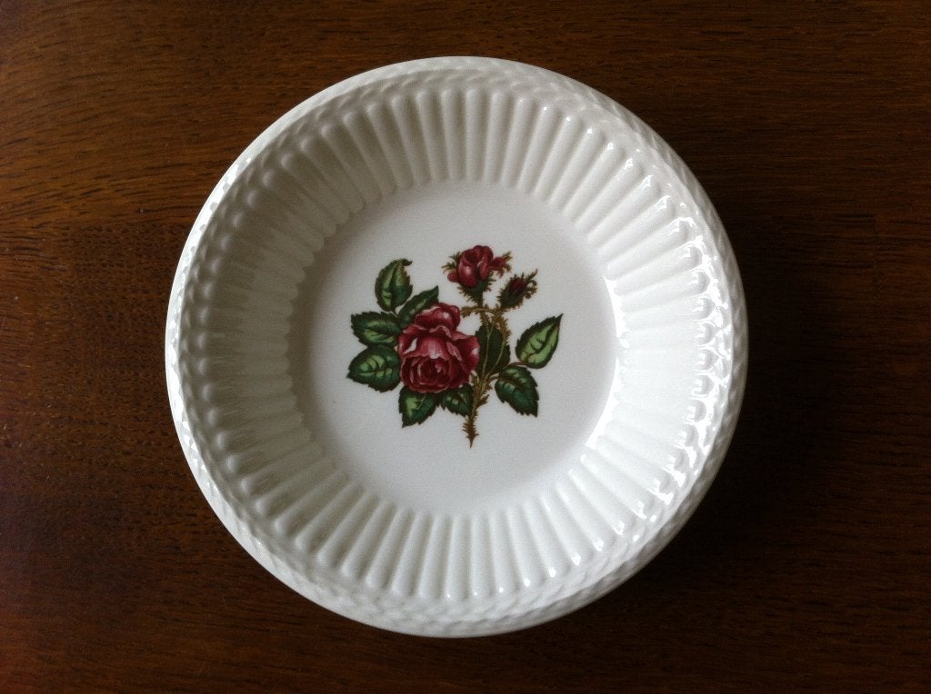 Wedgwood "Moss Rose" Schaaltje Nieuw, Nieuw, Ophalen of Verzenden, Schaal of Schalen, Overige stijlen