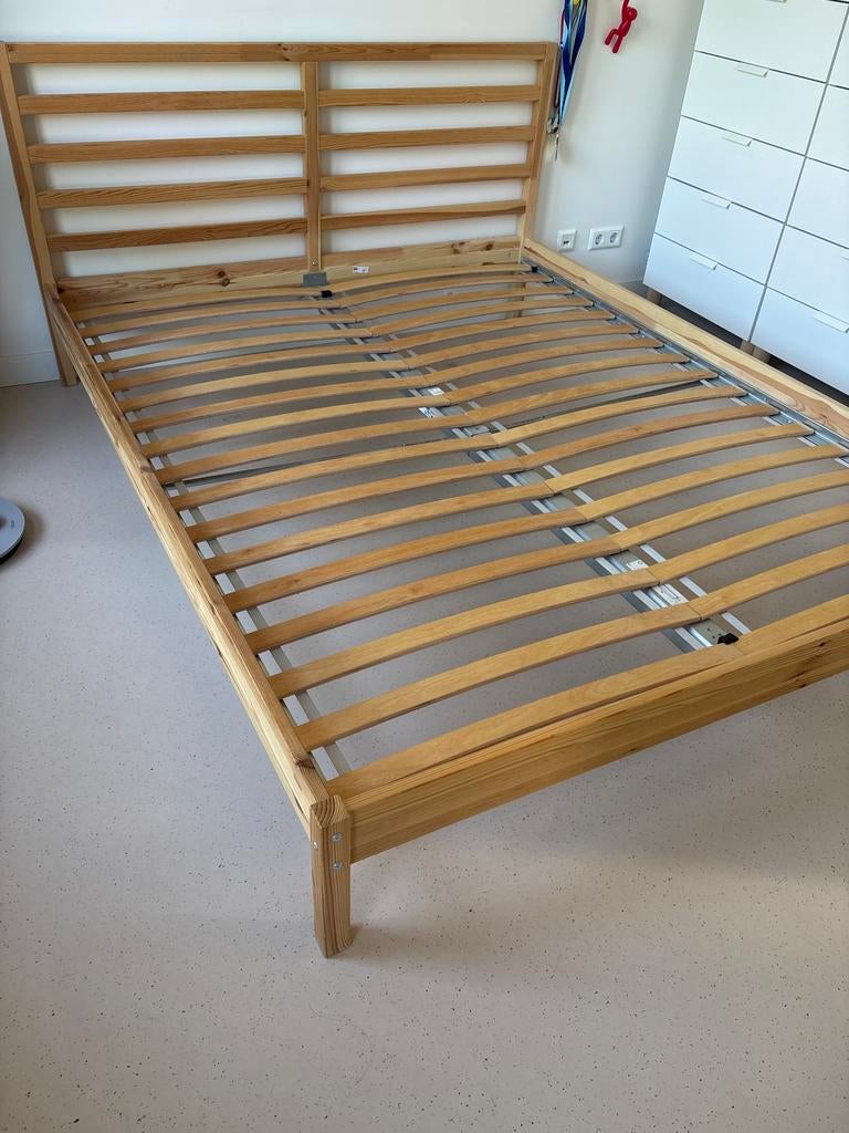 IKEA houten tweepersoonsbed met lattenbodems 160x200, Ophalen, Tweepersoons, Zo goed als nieuw, 200 cm