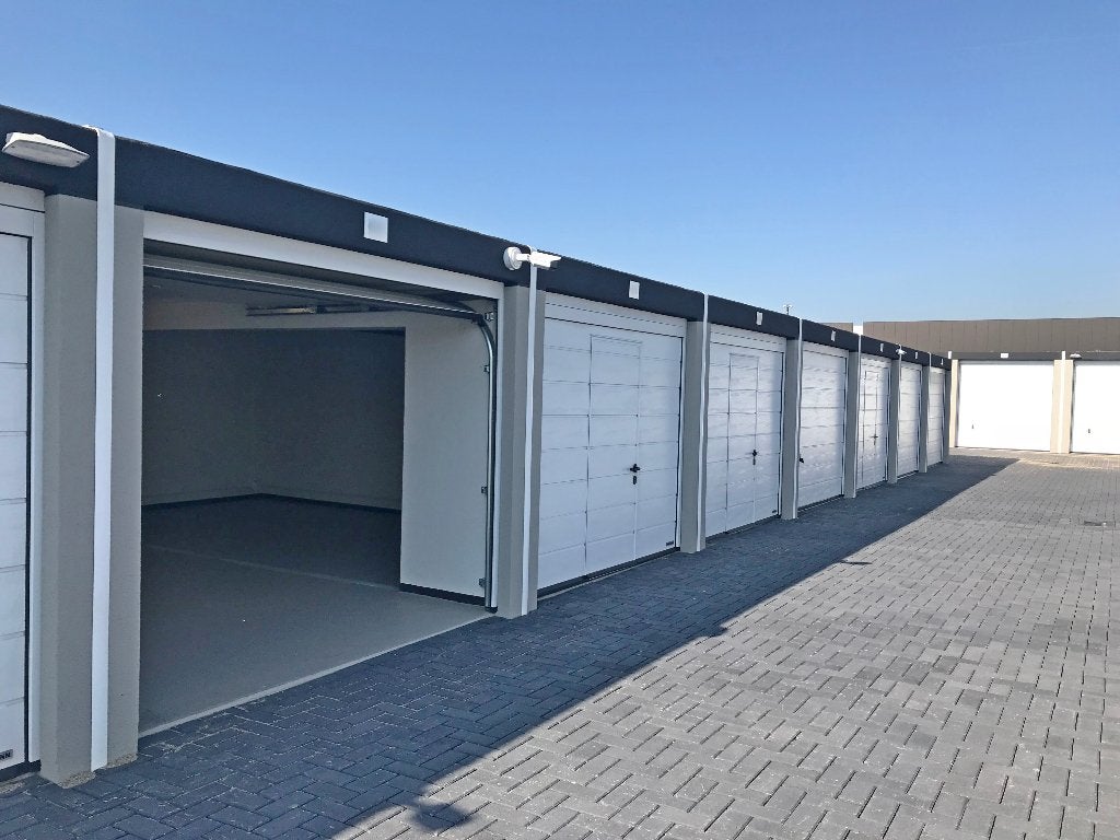 Te koop: dubbele garagebox/bedrijfsruimte in Waalwijk