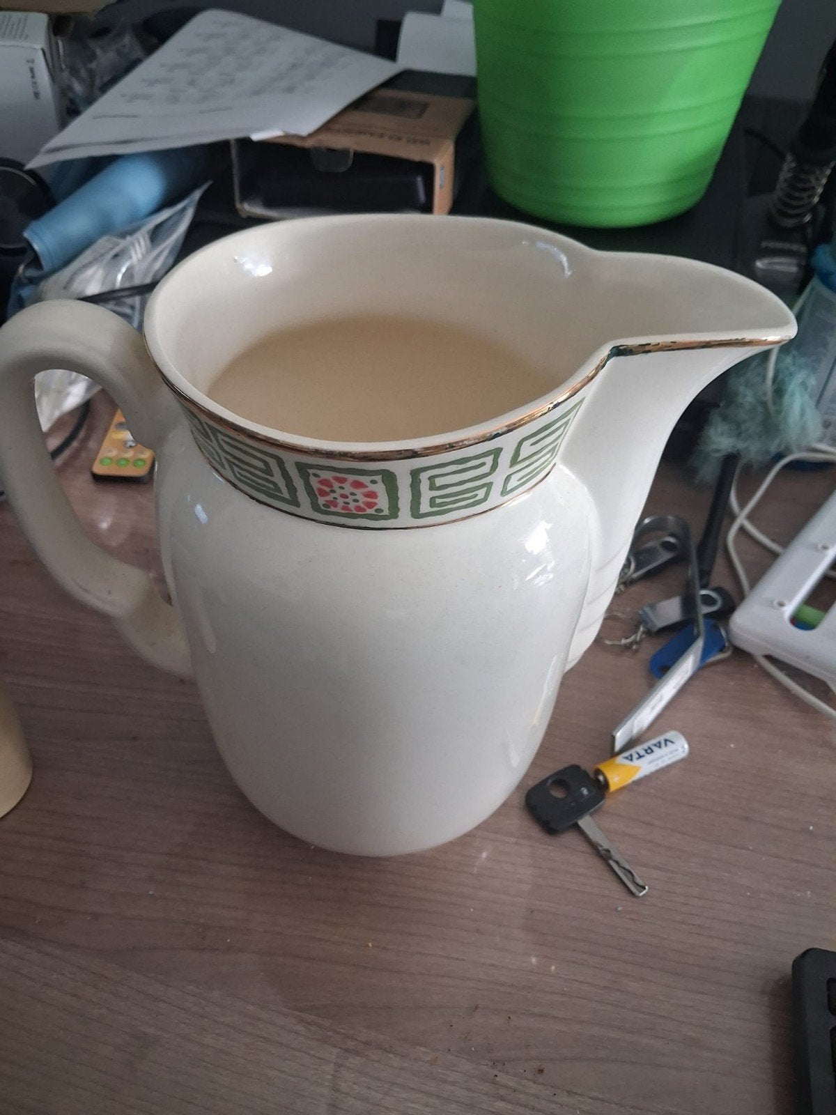 Vintage Crèmekleurige Kan met Groen en Rood Patroon, Antiek en Kunst, Ophalen of Verzenden