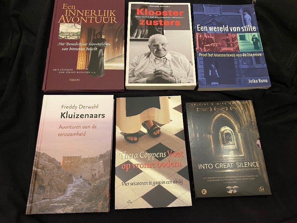 KLoosterleven / kluizenaars; 5 boeken en 1 prachtige DVD, Ophalen of Verzenden, Zo goed als nieuw