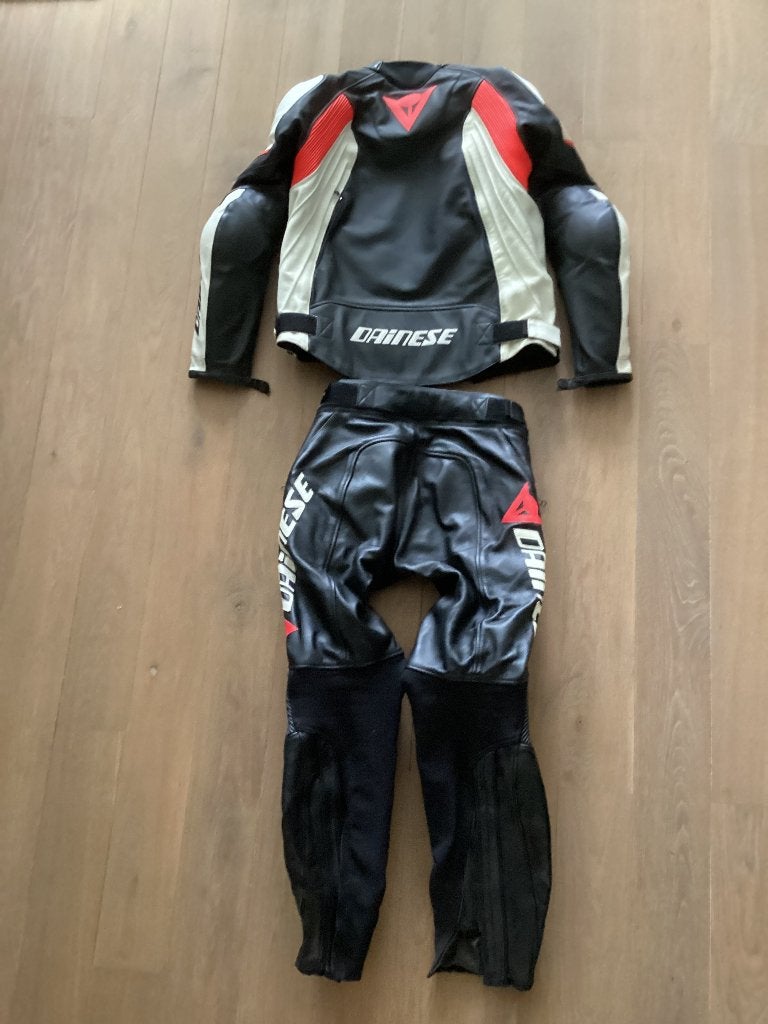 Dainese 2 delig leren motorpak, Motoren, Kleding | Motorkleding, Ophalen, Alpinestars, Dainese, Rev'it!, Tweedehands, Heren