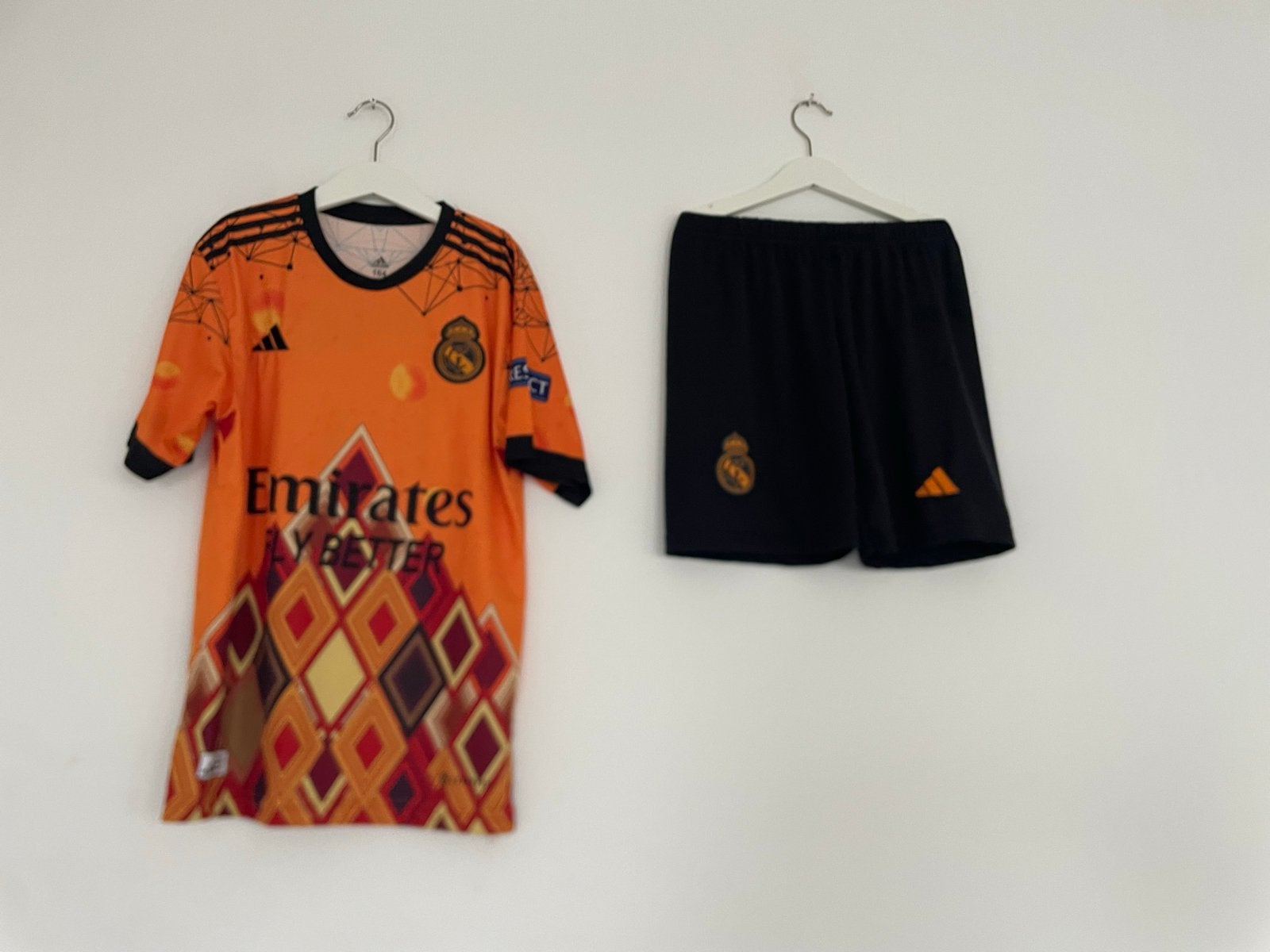 Real Madrid tenue Mbappe 9 - Maat 164, Maat XS of kleiner, Ophalen, Zo goed als nieuw, Set