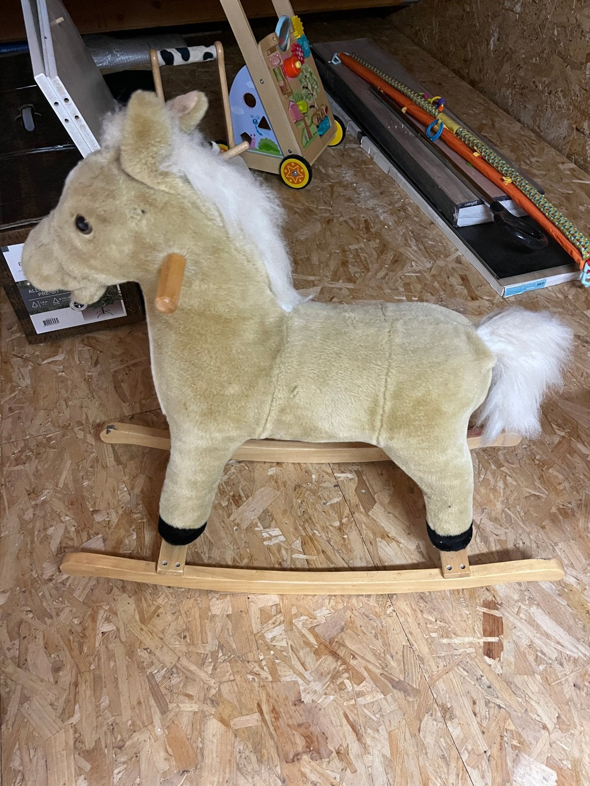 Schattig hobbelpaard voor uren speelplezier, Ophalen, Gebruikt, Jongen of Meisje