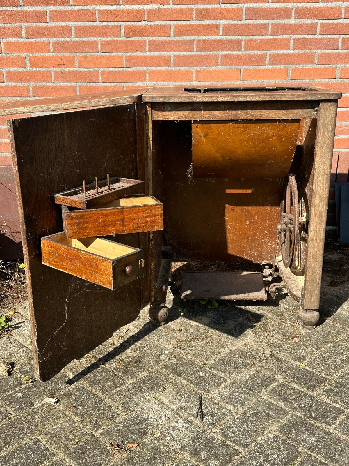 Antieke Naaimachine Kast - Decoratief Houtsnijwerk, Ophalen
