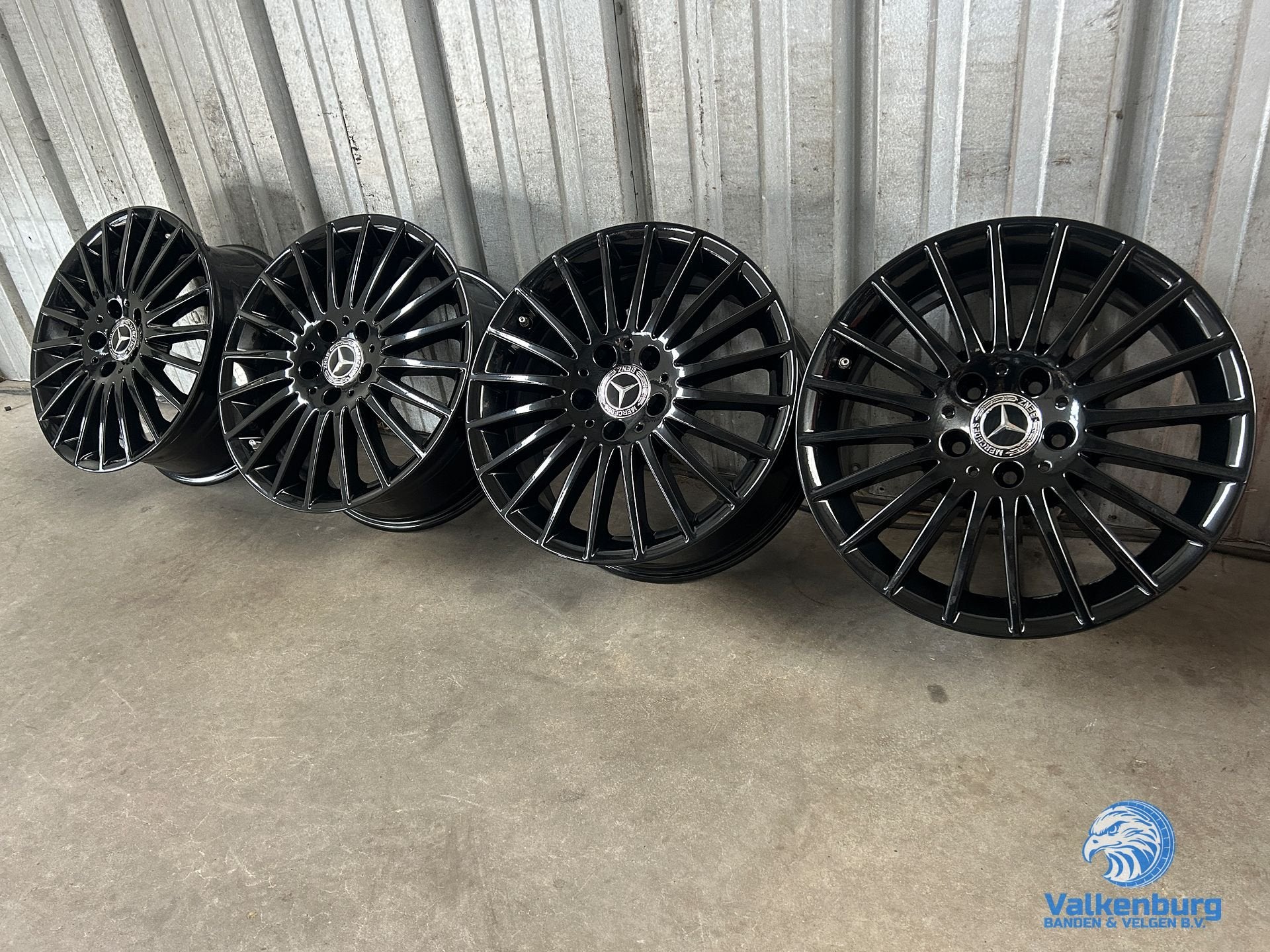 Originele Mercedes Vito V-klasse W447 EQV 17 inch TPMS zwart, Auto-onderdelen, Gebruikt, Velg(en), -, -