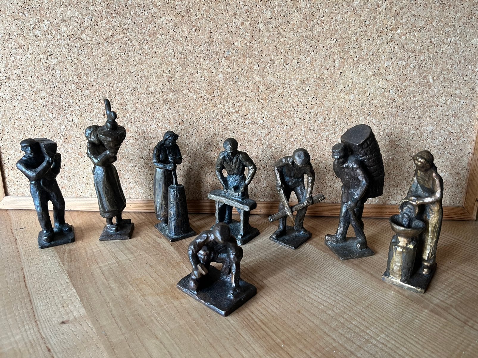 Antoinette Ruiter brozen beeldjes 8 stuks Twense, Ophalen, Brons