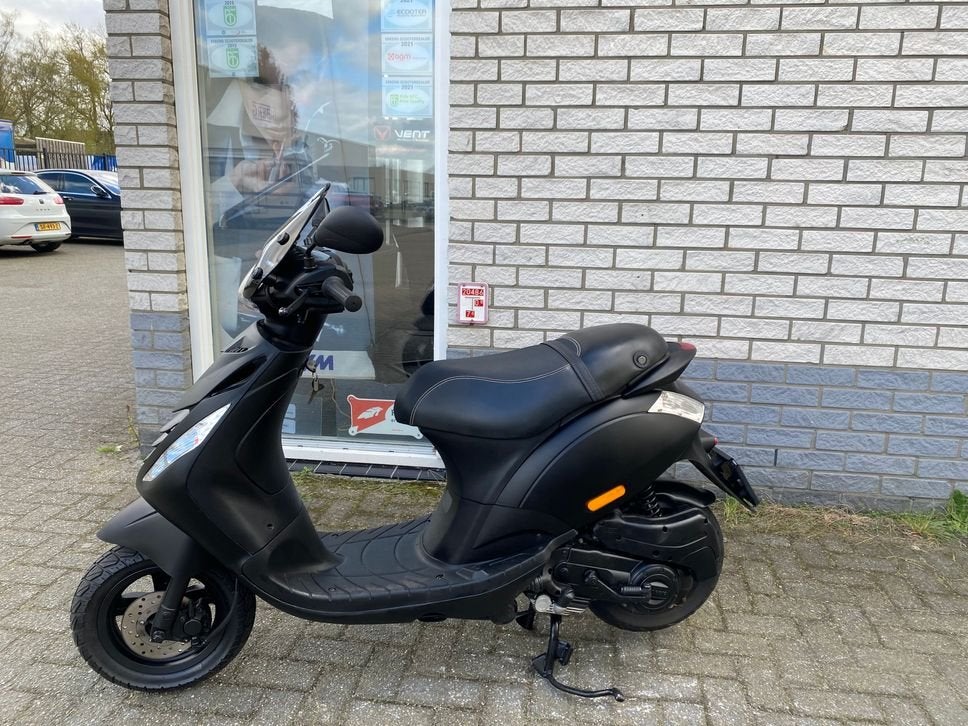 SNELLE PIAGGIO ZIP SP 45 4T 80CC BLACK ON BLACK BROM BJ2017, PIAGGIO, Onbekend, Onbekend, Piaggio