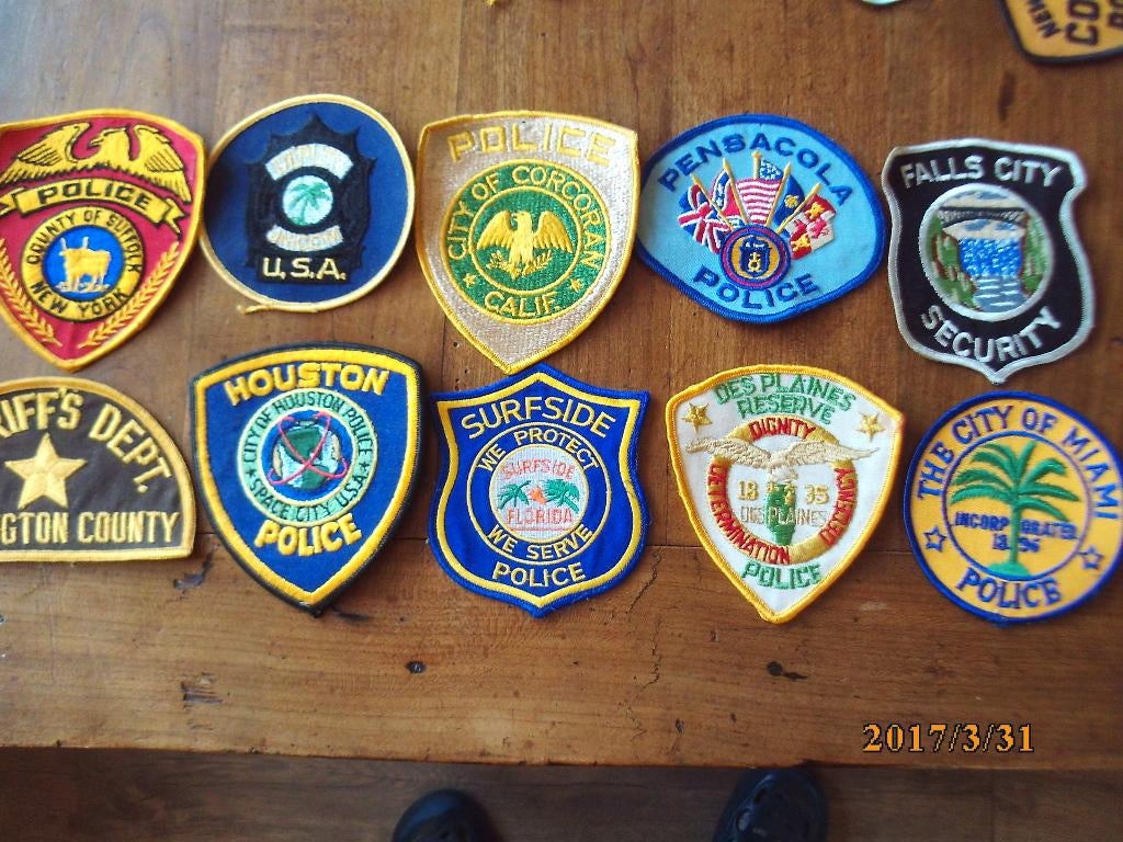4e emblemen USA 10 st Amerika politie diverse kleur stoffen, Ophalen of Verzenden, Overige soorten, Amerika, Embleem of Badge