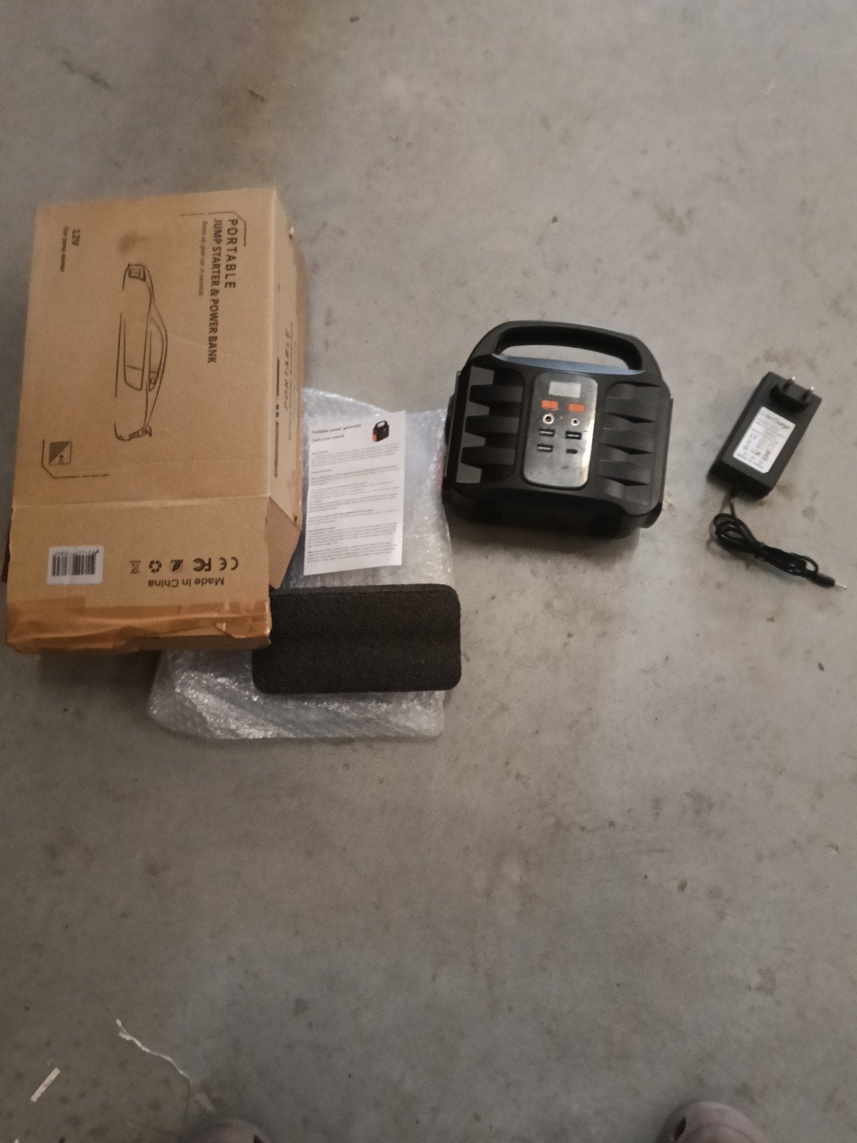 Draagbare Power Station 150W met Adapter, Computers en Software, Ophalen, Zo goed als nieuw