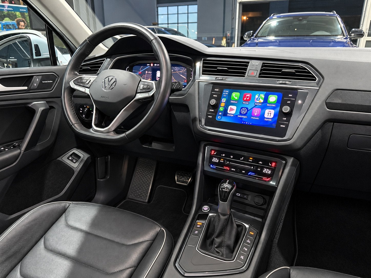 Volkswagen Tiguan 1.4 TSI eHybrid R-Line|Pano|Memory|IQ|360|, Auto's, Dealer onderhouden, 4 cilinders, 150 pk, 1711 kg