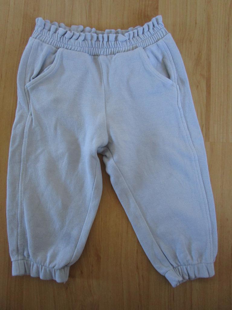 Zara - comfortabel lichtgrijs broekje maat 86, Kinderen en Baby's, Babykleding | Maat 86, Broekje, Jongetje of Meisje, Ophalen of Verzenden