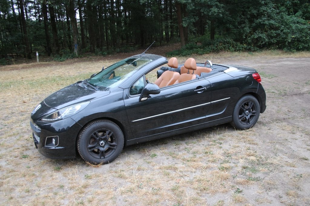 Peugeot 207 1.6 16V CC 110KW 2009 Zwart, Auto's, 4 cilinders, Cabriolet, 4 stoelen, Zwart