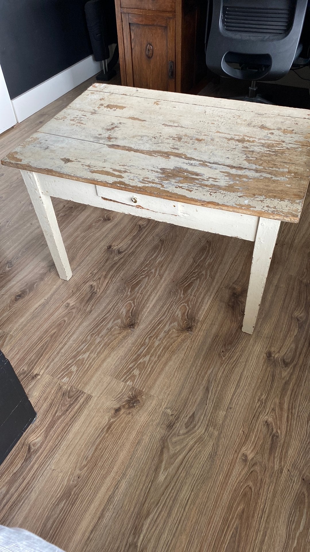 Geweldig sleets oud tafeltje met lade, Ophalen, Zo goed als nieuw, Rechthoekig, 50 tot 100 cm