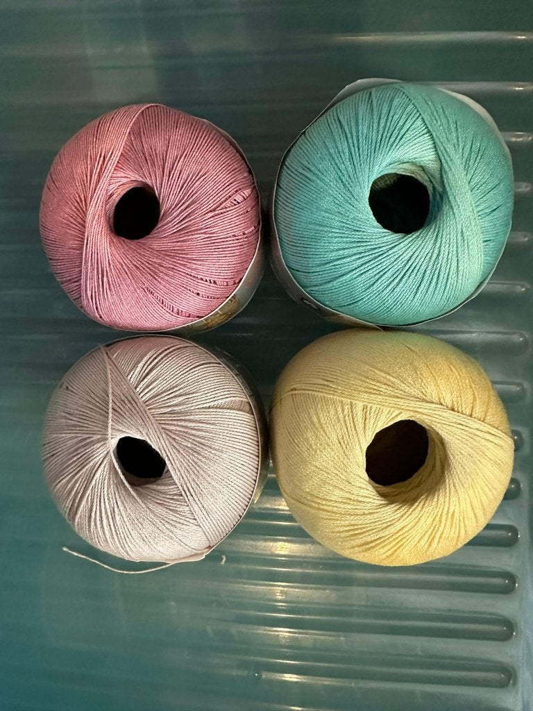 4 bollen dun garen, Ophalen of Verzenden, Nieuw, Breien of Haken, Wol of Garen