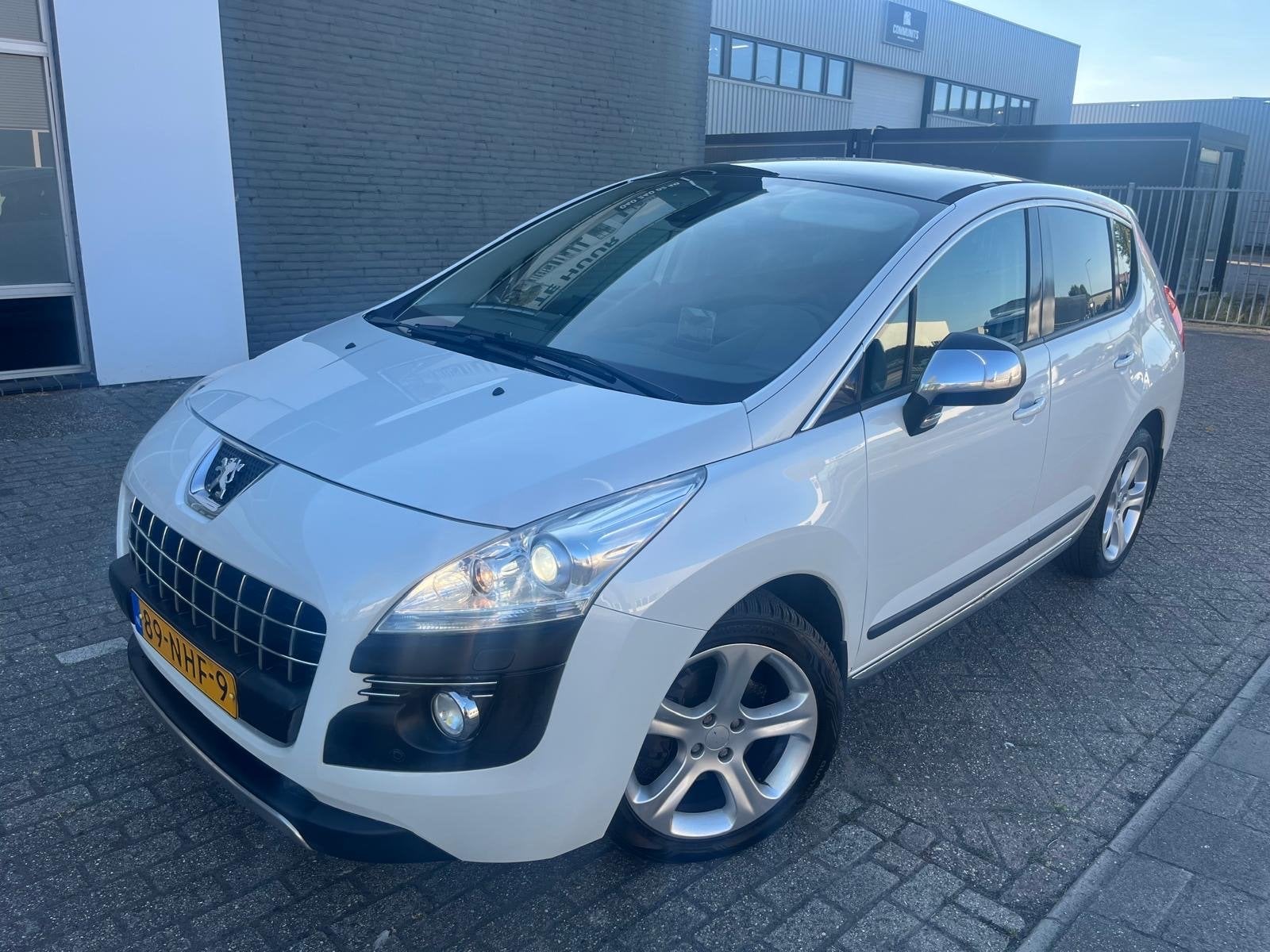 Peugeot 3008 1.6 THP GT Automaat | Xenon | Panorama | Navi, Auto's, Wit, Bedrijf, 1455 kg, Parkeersensor