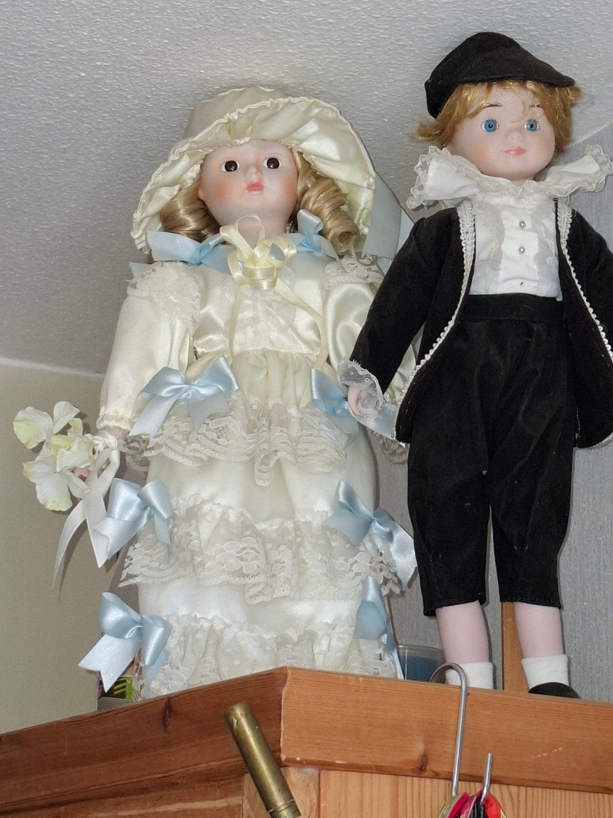 Vintage porseleinen poppenpaar: jongeMan en een jongeDame, Ophalen of Verzenden
