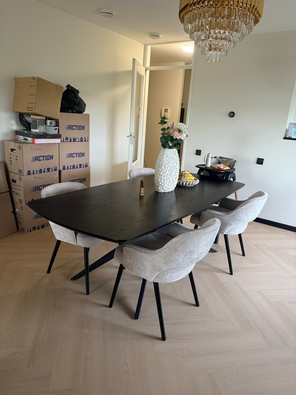 Zwarte eettafel met 4 stoelen - Zo goed als nieuw, Huis en Inrichting, Tafels | Eettafels, Ophalen, 50 tot 100 cm, Zo goed als nieuw