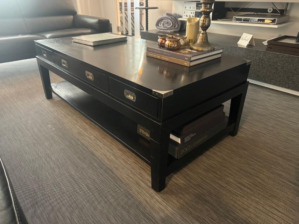 SALONTAFEL Eichholtz Military PIANO BLACK 140x70x48 Flamant, Huis en Inrichting, Woonaccessoires | Overige, Gebruikt, Hout, Zwart
