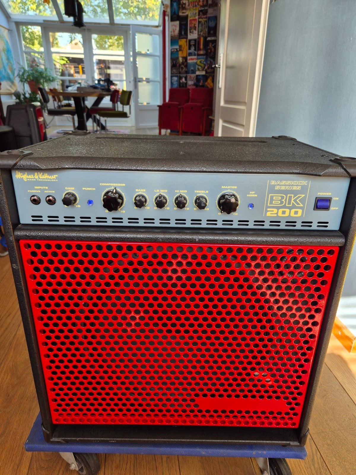 Hughes & Kettner Basskick 200 Basgitaarversterker, Ophalen, Gebruikt, Basgitaar, 100 watt of meer