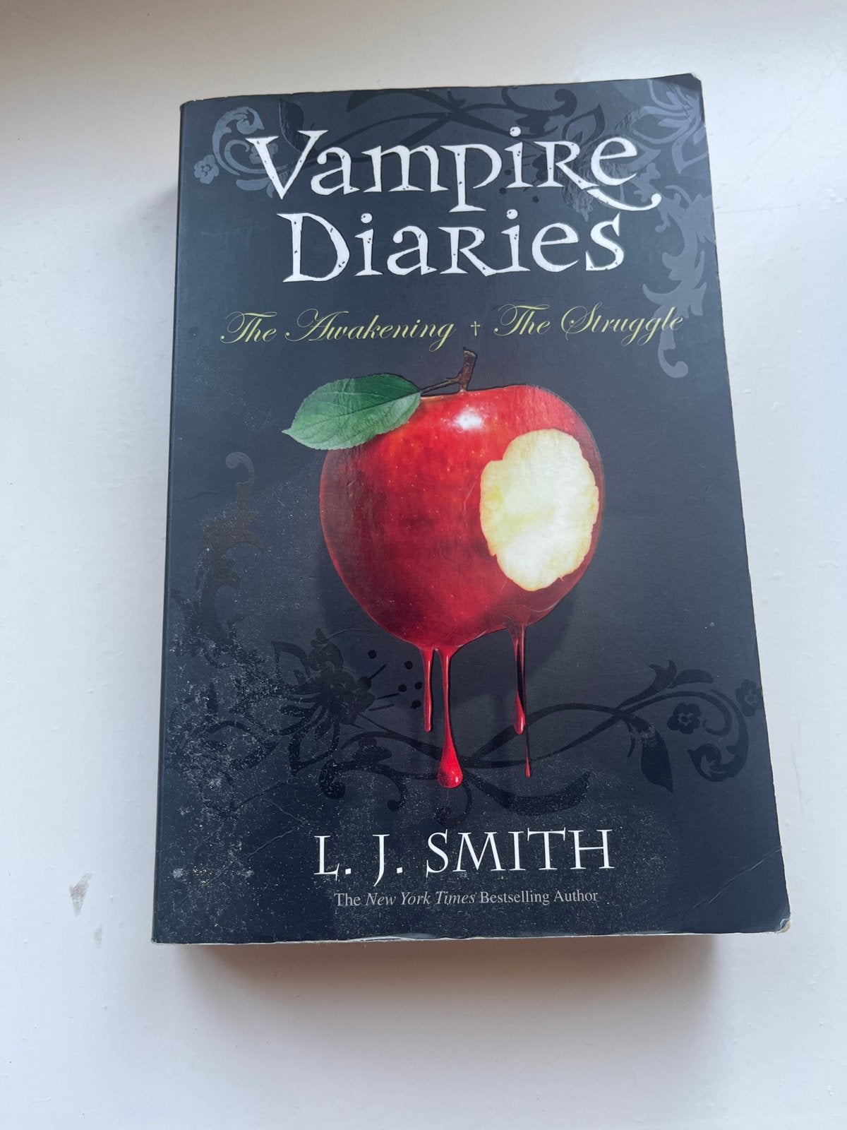 Vampire Diaries: The Awakening & The Struggle - L.J. Smith, Ophalen of Verzenden, Gelezen, Europa overig