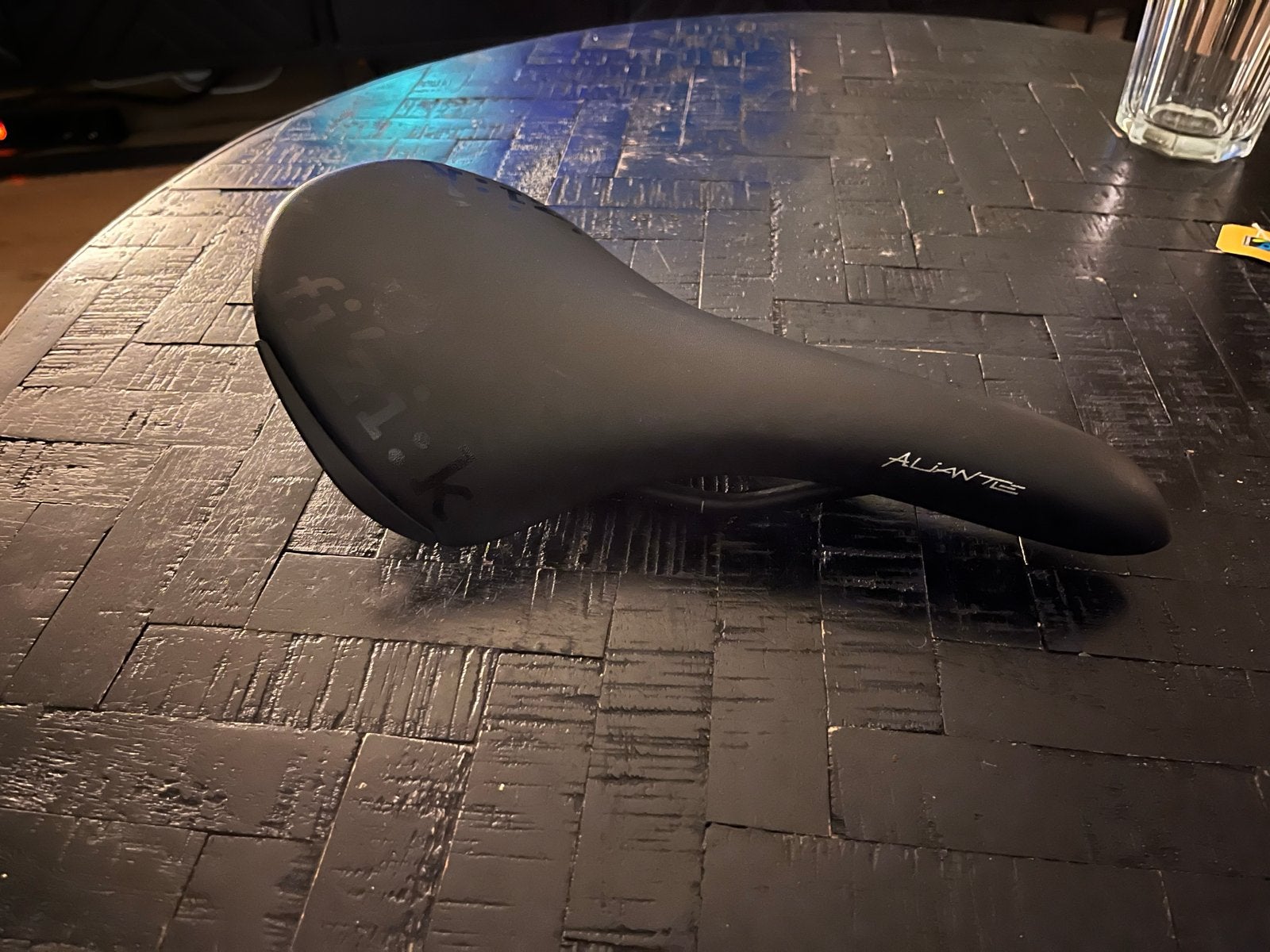 Fizik Aliante fietszadel - Zo goed als nieuw, Kunststof, Ophalen of Verzenden, Zo goed als nieuw, Zadel