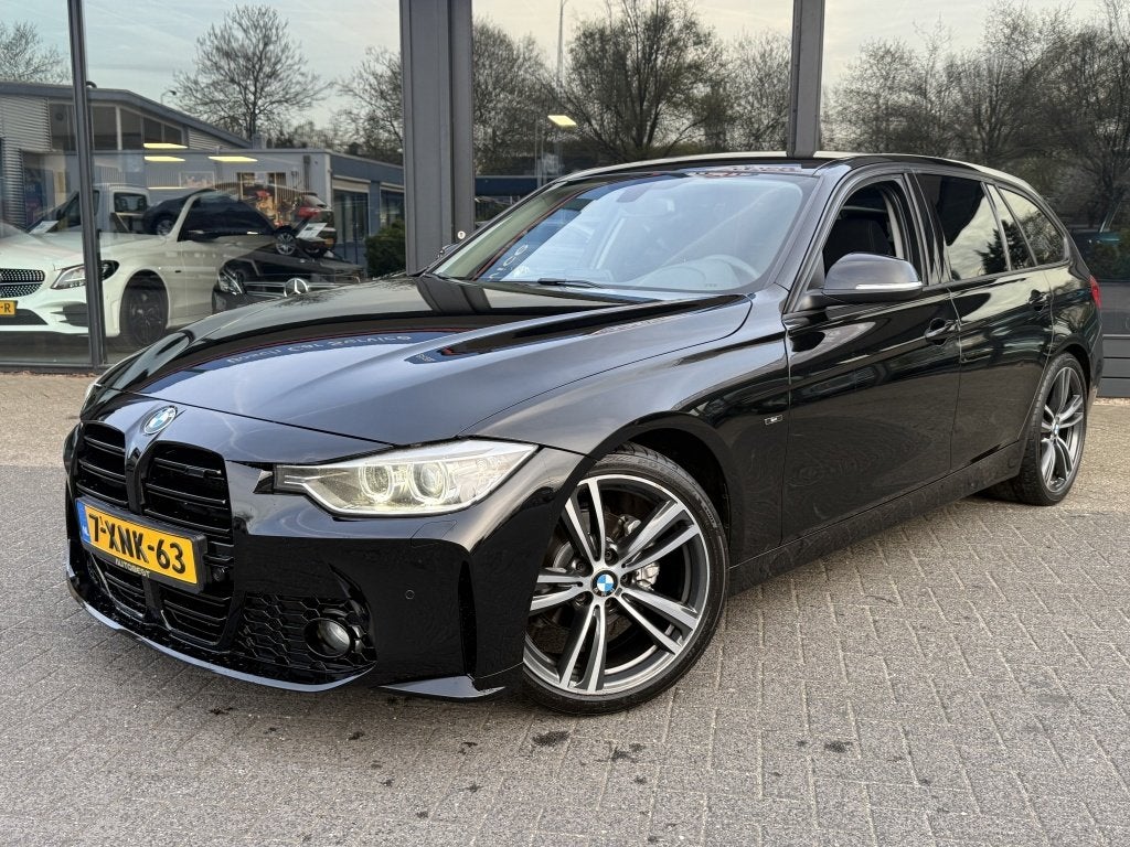 BMW 3 Serie Touring 318d High Executive (bj 2014, automaat), Auto's, BMW, Stof, Zwart, Diesel, 3-Serie