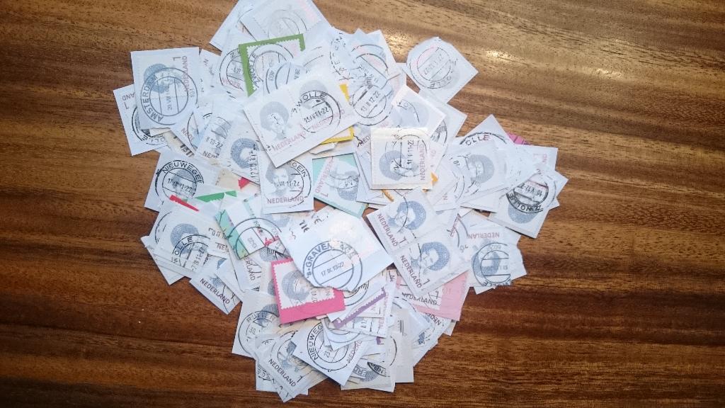 Kilowaar - Kantoorpost - Beatrix W1 - ca 1000 stuks, Ophalen of Verzenden, Na 1940, Gestempeld