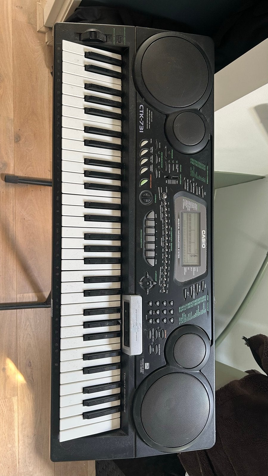Casio CTK-731 Keyboard met standaard - Goede staat, Muziek en Instrumenten, Keyboards, Ophalen, Casio, Met standaard, 61 toetsen