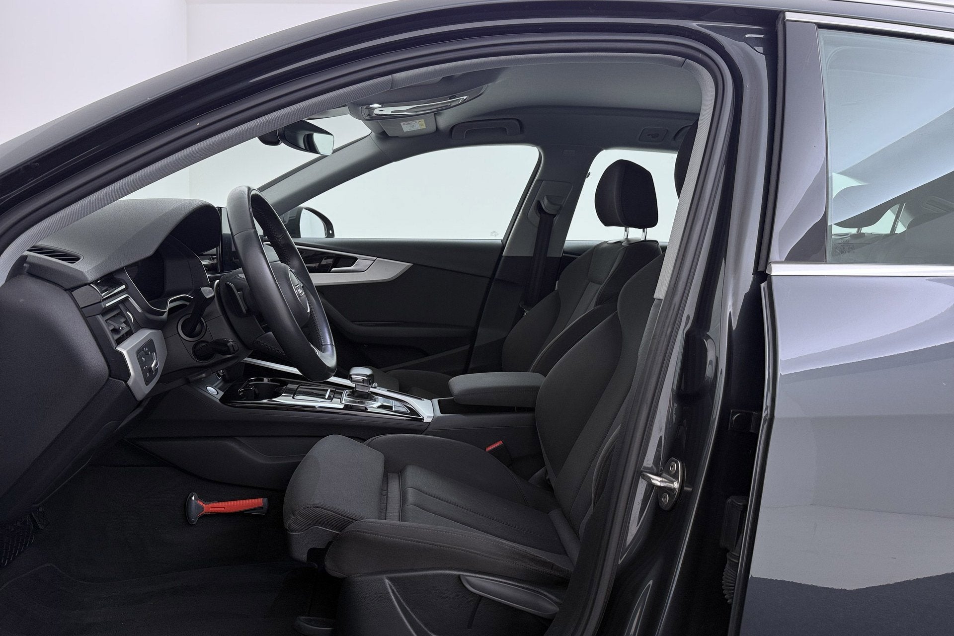 Audi A4 Avant 35 TFSI Launch edition Business | Trekhaak | O, Auto's, Audi, Stof, Gebruikt, 4 cilinders, A4