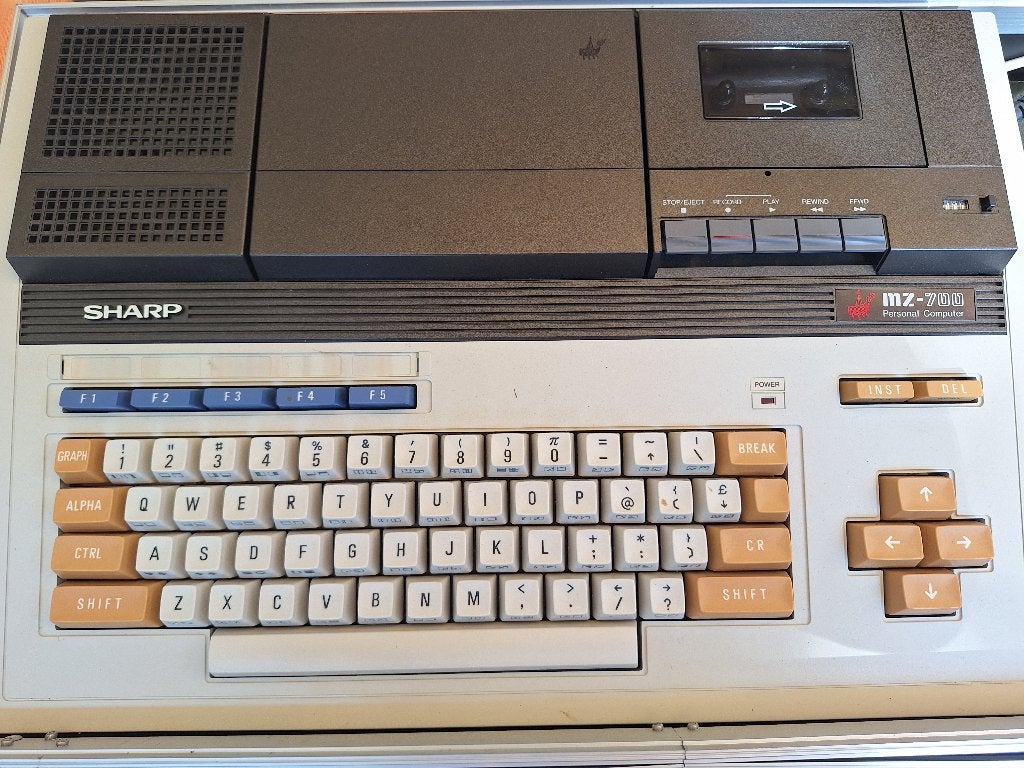 Sharp MZ-700 Personal Computer met handleiding in koffer, Ophalen, Sharp