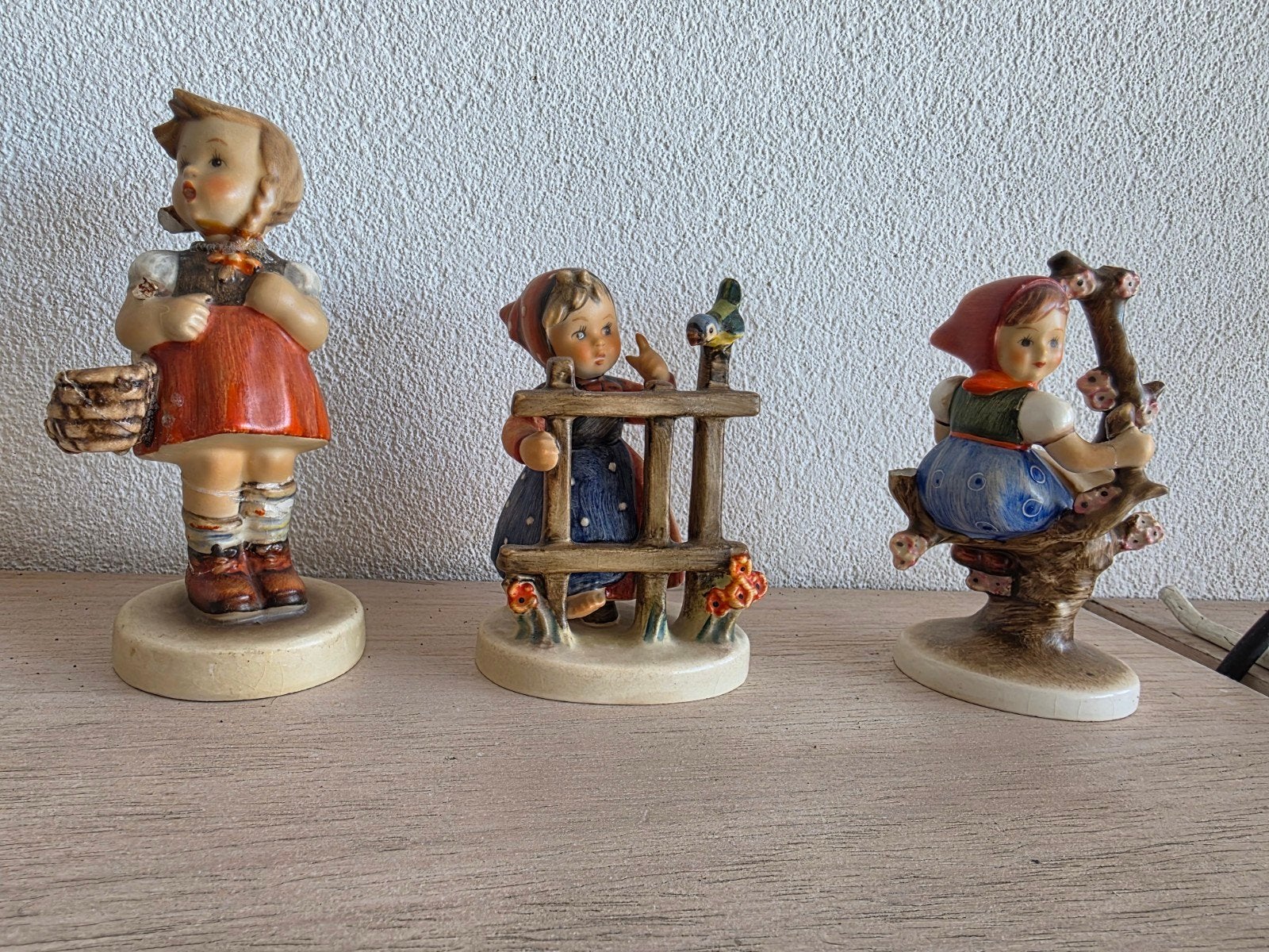 3 vintage Goebel Hummel beeldjes (met beschadigingen), Ophalen of Verzenden