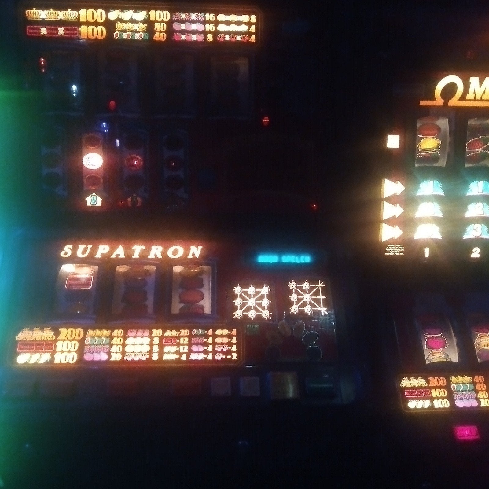 Gokkast Supatron in 87 kabinet, Verzamelen, Automaten | Gokkasten en Fruitautomaten, Euro, Ophalen, Gebruikt, Met sleutels