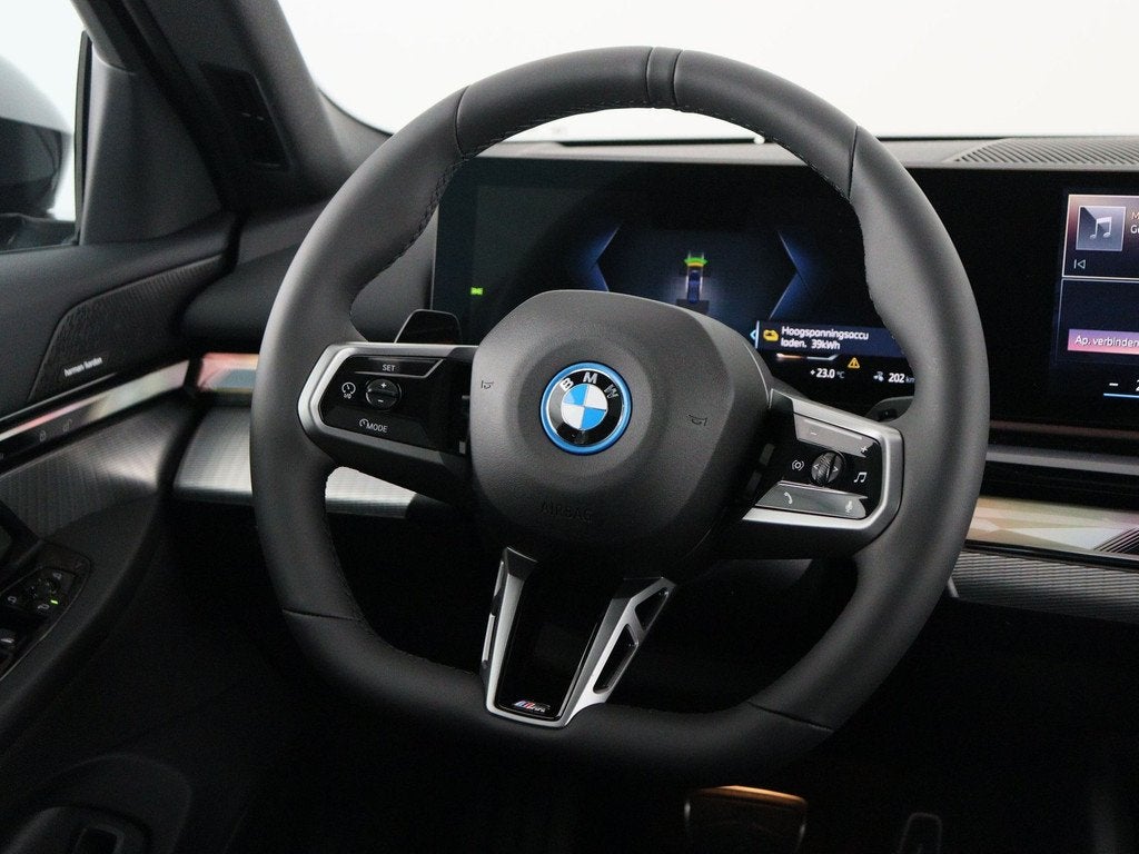 BMW i5 eDrive40 M Sport Edition 84 kWh SoH 96,9% (bj 2025), Auto's, BMW, Automaat, 2095 kg, Achterwielaandrijving, Gebruikt