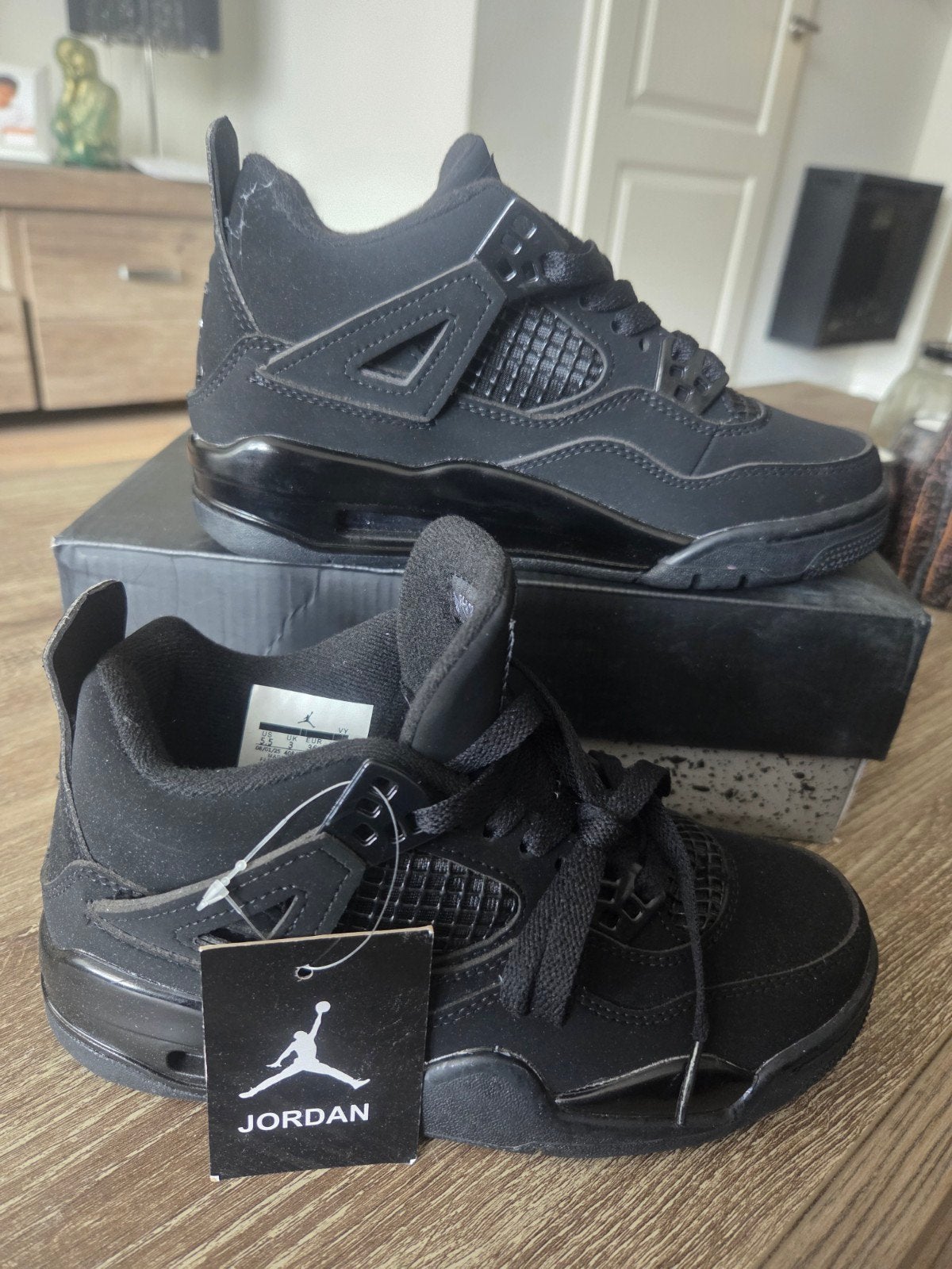 Nike Air Jordan 4 Retro Zwart - Maat 36, Nieuw, Ophalen of Verzenden, Nike Jordan, Jongen of Meisje