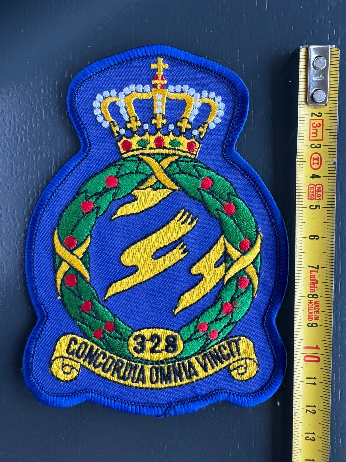 Klu RNLAF kroonembleen 328, Ophalen of Verzenden, Luchtmacht, Nederland, Embleem of Badge