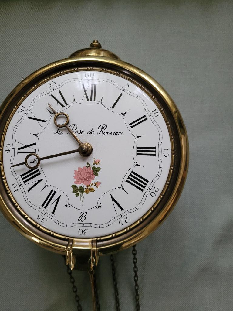 La Rose de Provence mechanische wandklok, Ophalen of Verzenden