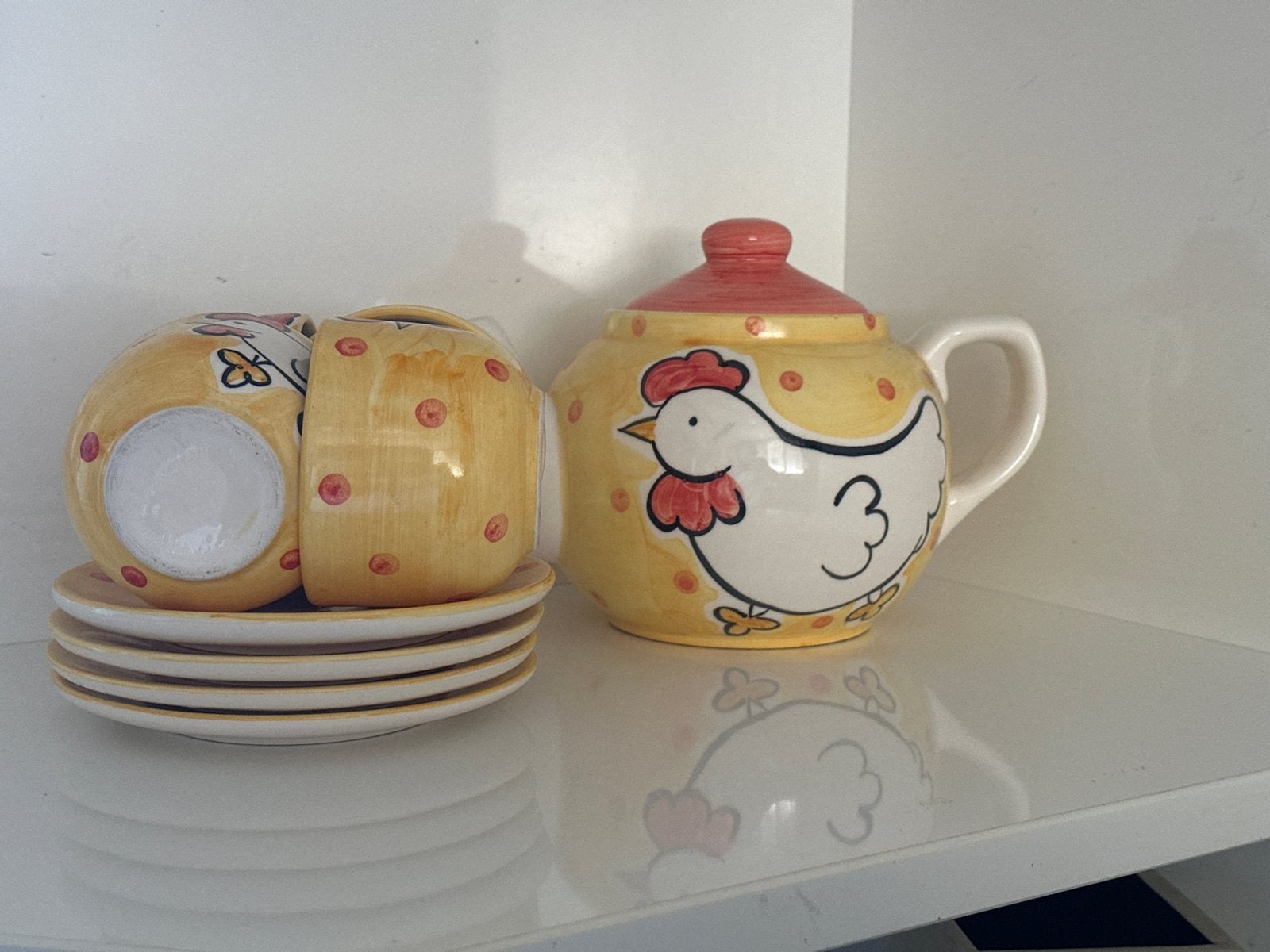 Theeservies met kippen design - 4 kopjes en theepot, Gebruikt, Overige merken, Keramiek, Landelijk/Boerenbont