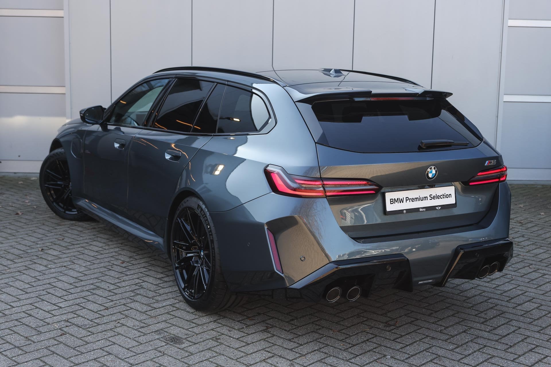BMW M5 Touring Automaat / M Drive Professional / Panoramadak, Dealer onderhouden, Gebruikt, 4395 cc, Vierwielaandrijving