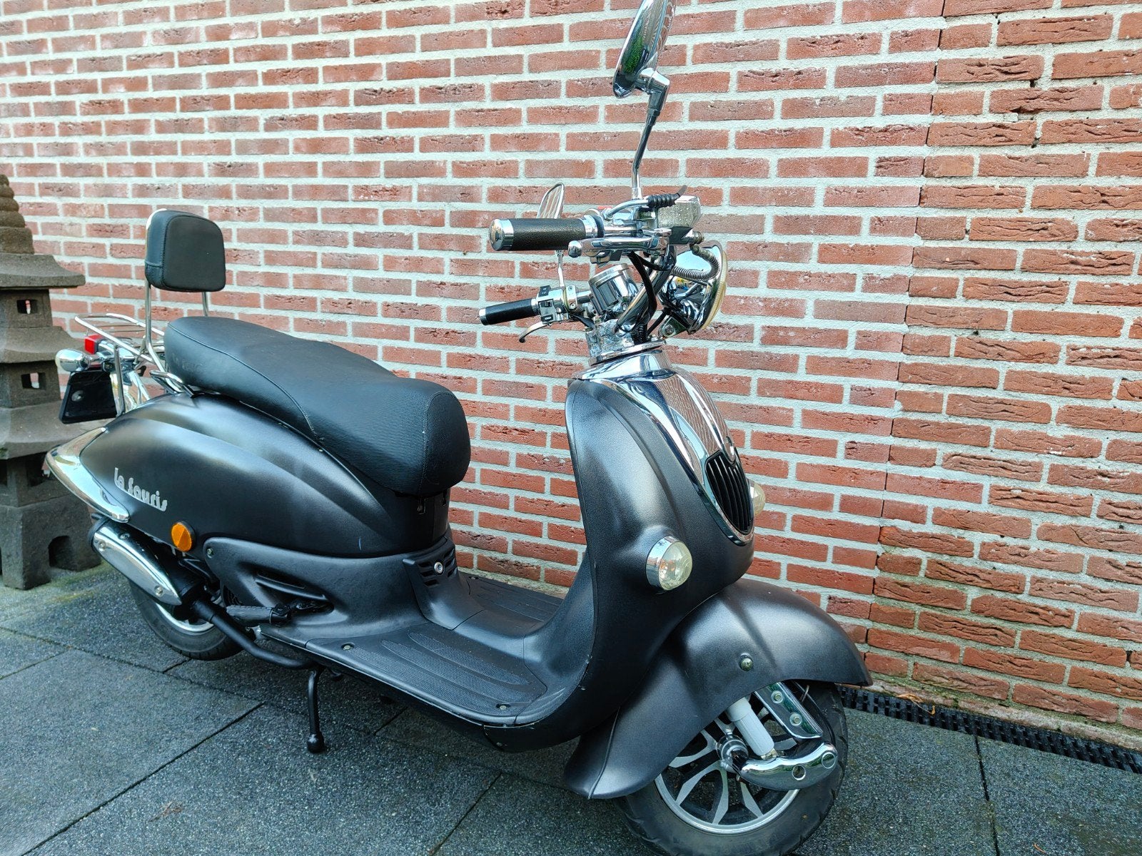 Matzwarte Retro (Snor) scooter – Met Nieuw Blok & windscherm, Ophalen, Zo goed als nieuw, Blok