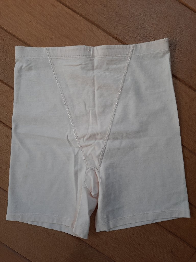 Hema corrigerende biker short beige/nude maat M, Hema, Ophalen of Verzenden, Beige, Broekje of Short