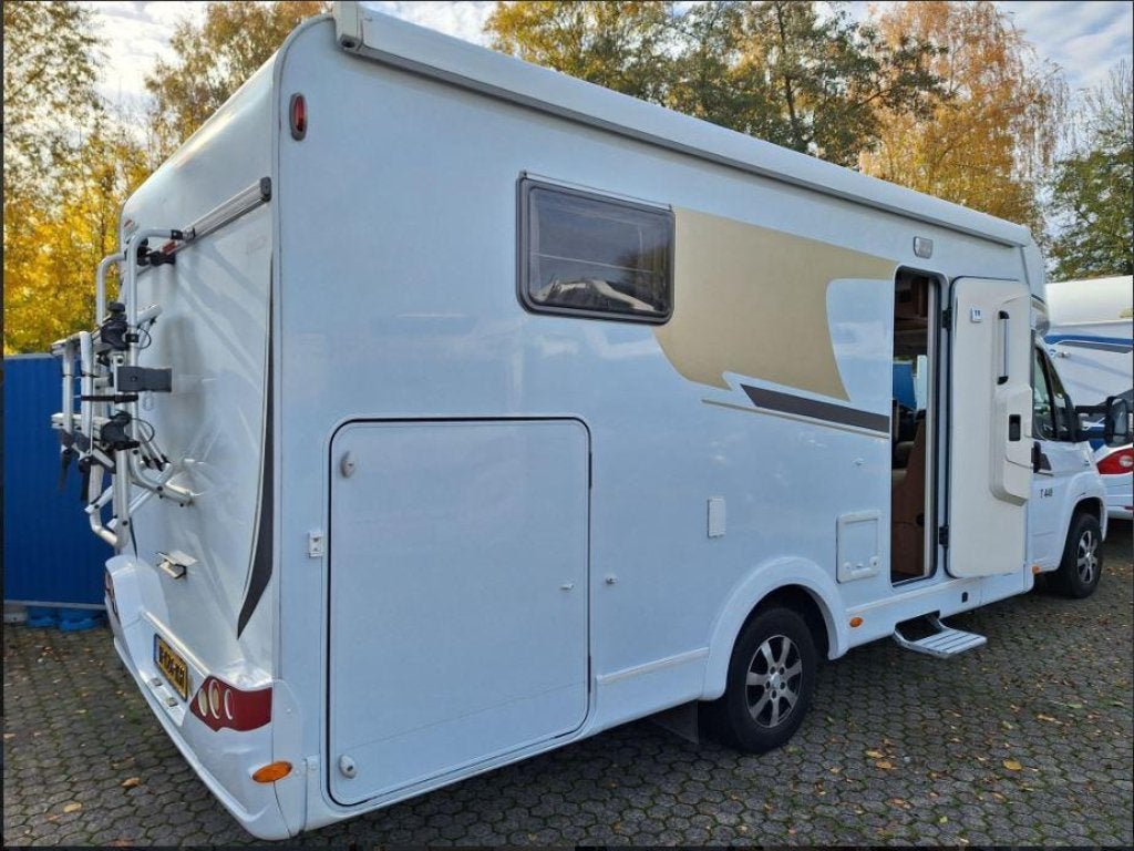 Carado T 448 2016- 2 APARTE XL BEDDEN+HEFBED ZEER NETJES, Caravans en Kamperen, Fiat, Bedrijf, L-zit, 7 tot 8 meter