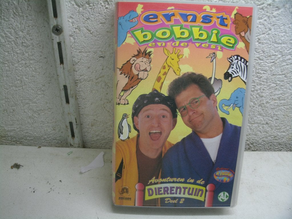 vhs 223a ernst bobbie dierentuin deel 2, Alle leeftijden, Ophalen of Verzenden, Zo goed als nieuw