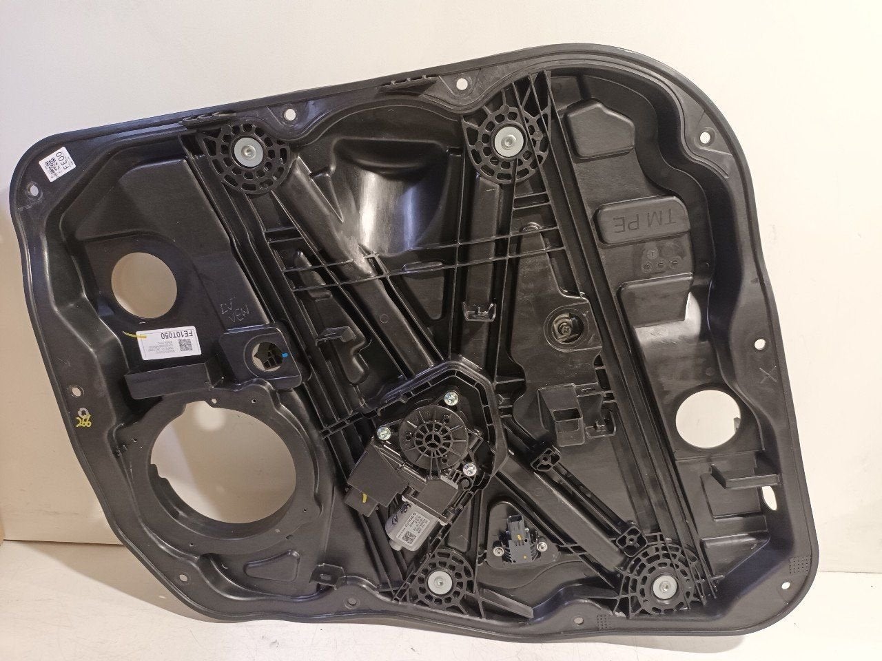 Raammechaniek elektrisch links voor Hyundai Santa Fe, Onderdelen@venauto.nl, Van der Ven Autorecycling B.V., Gebruikt, Ettenseweg 76, 4706 PB Roosendaal, The Netherlands