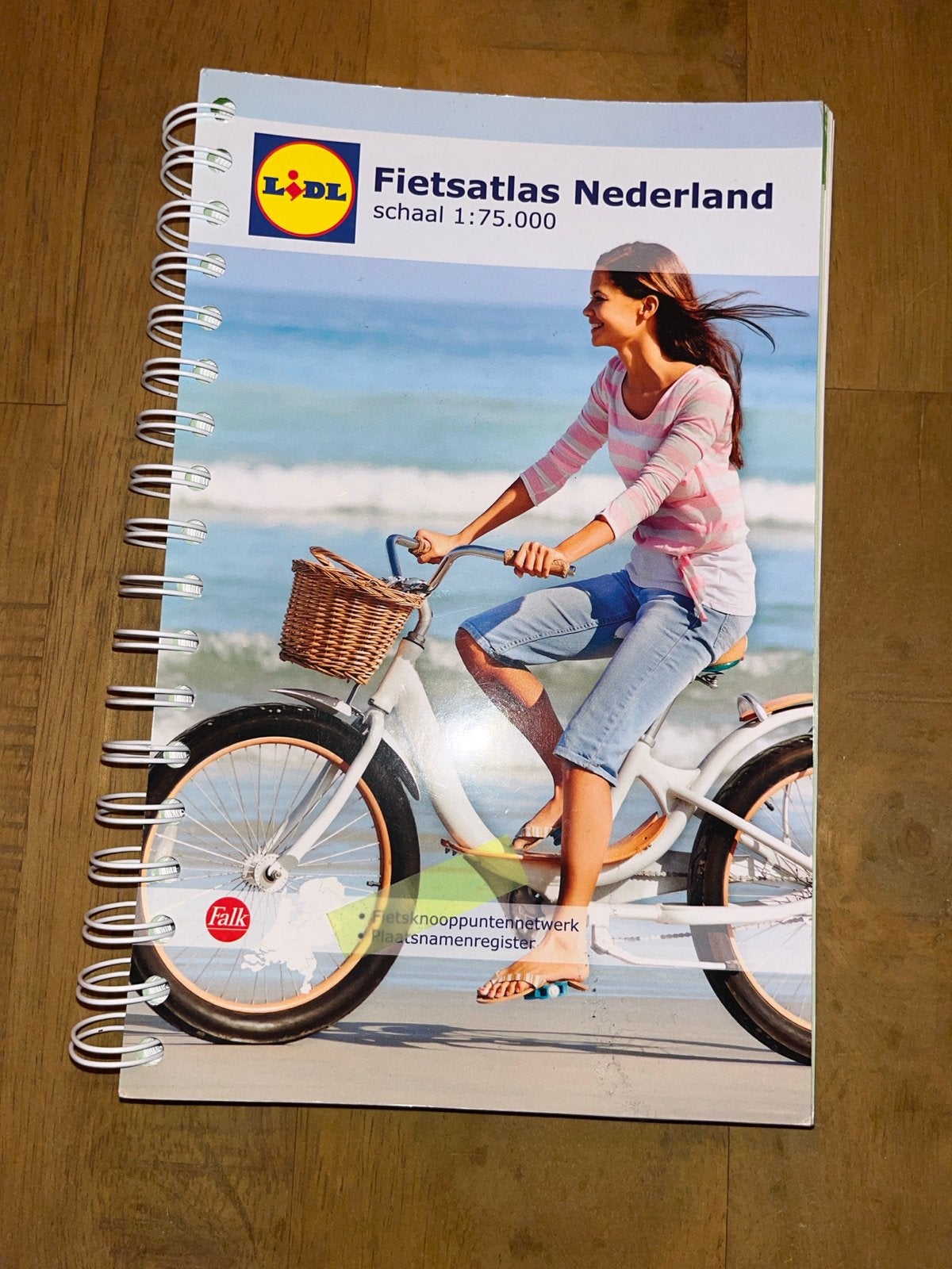 Lidl Fietsatlas Nederland schaal 1:75.000, Overige atlassen, 2000 tot heden, Ophalen of Verzenden, Zo goed als nieuw