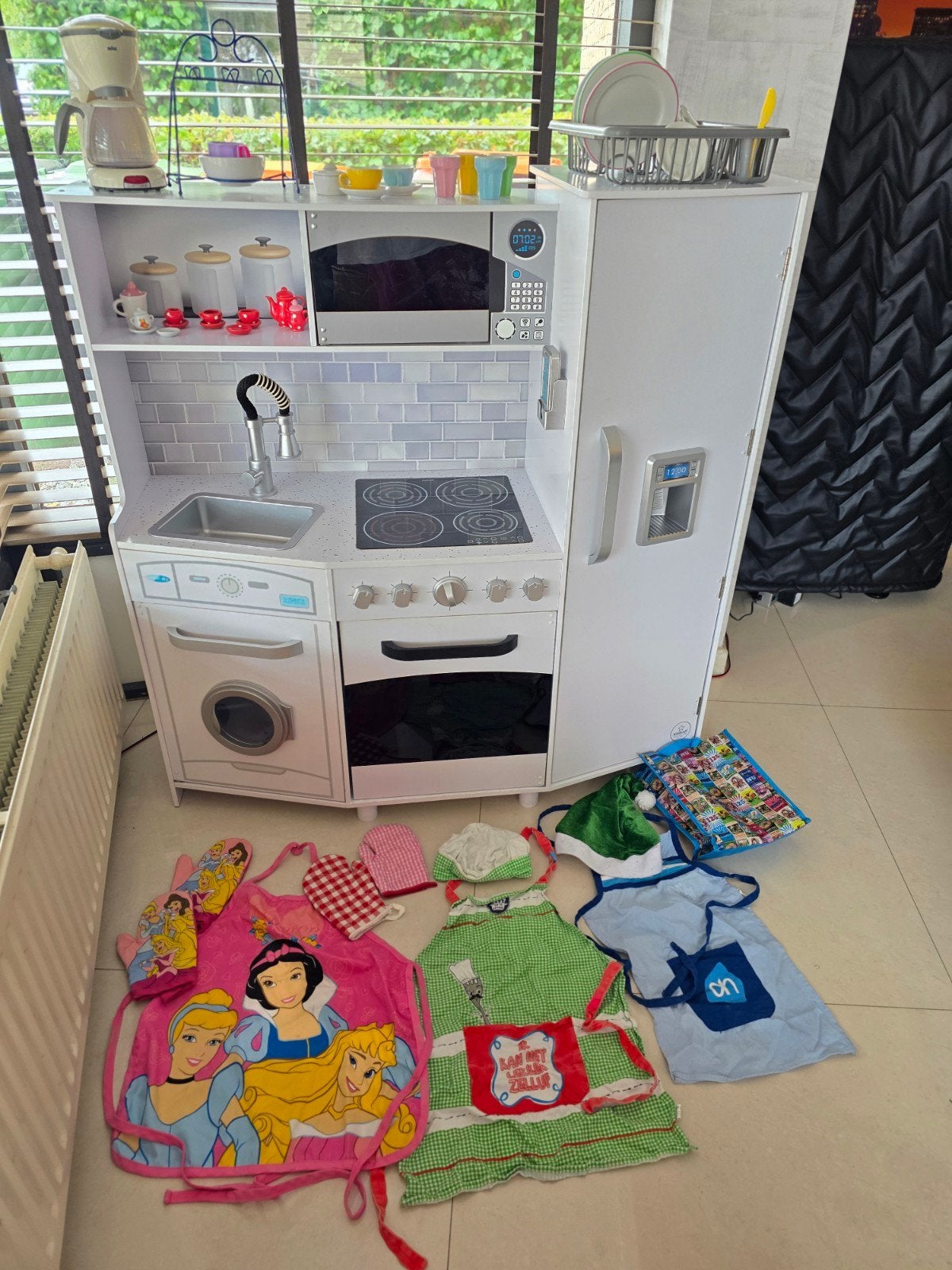 Kidkraft Kinderkeuken met accessoires, Ophalen, Zo goed als nieuw, Ontdekken, Met licht