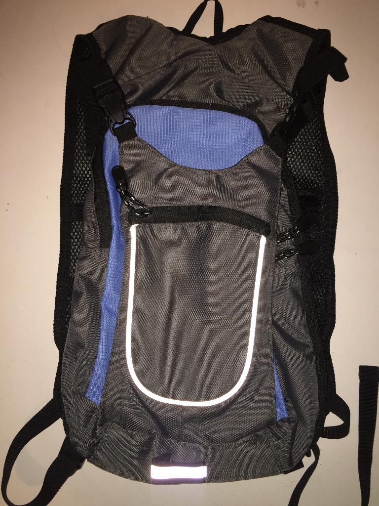 Mooie watertas voor sporten; Wielrennen/ hardlopen, 3 vakken, Overige merken, 40 cm of meer, Minder dan 30 cm, Ophalen of Verzenden