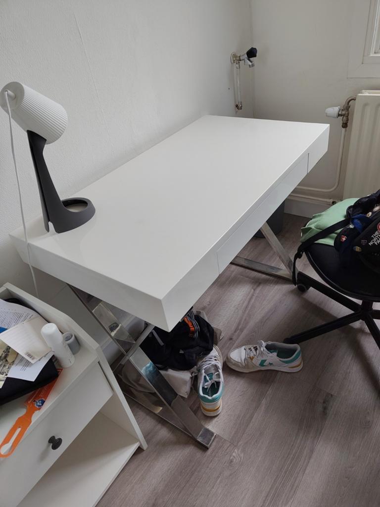 Used desk, Huis en Inrichting, Bureaus, Ophalen, Gebruikt