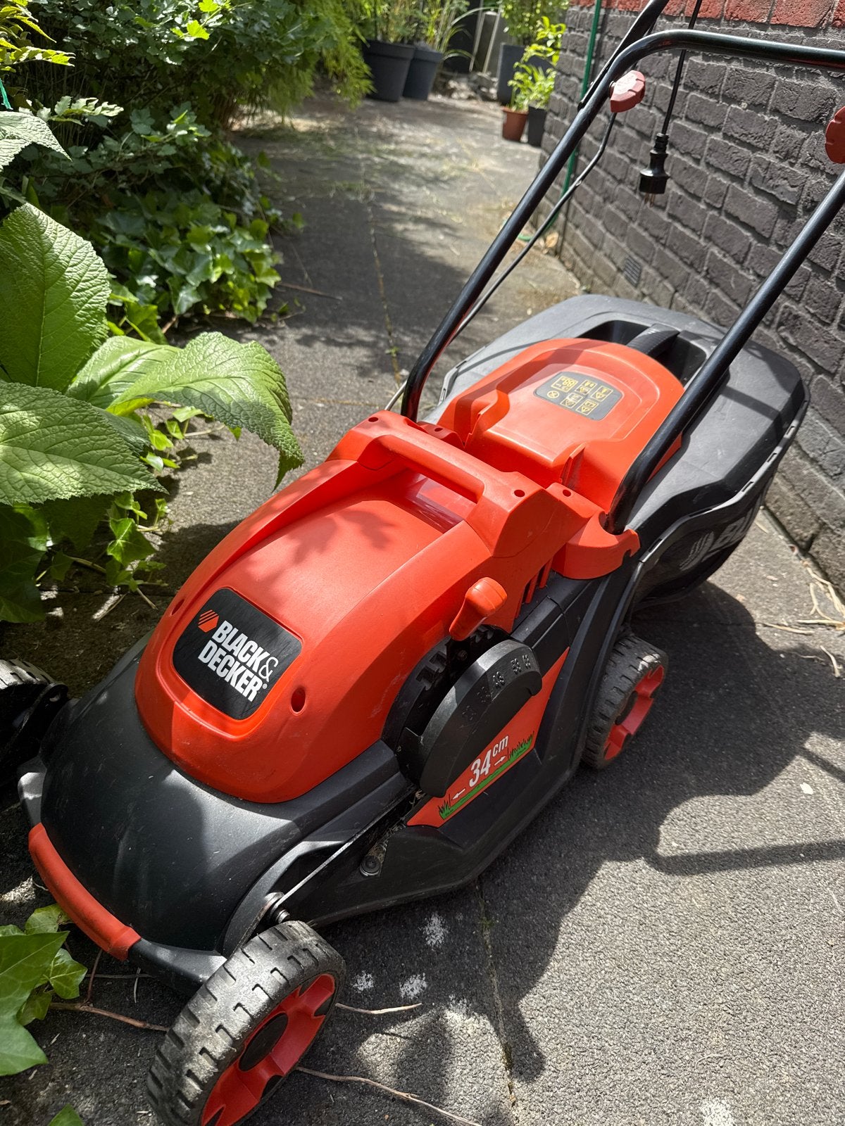 Black & Decker Elektrische Grasmaaier 34cm Maaibreedte, Ophalen, Cirkelmaaier, Gebruikt, Elektrische grasmaaier