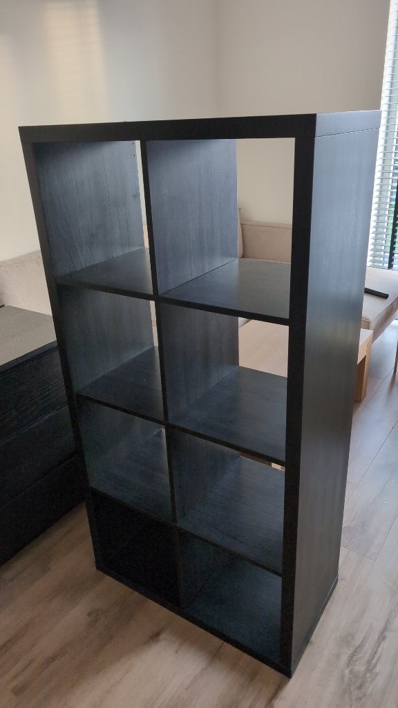 IKEA KALLAX vakkenkast zwartbruin 8 vakken – nette staat, Huis en Inrichting, Kasten | Boekenkasten, Zo goed als nieuw, 50 tot 100 cm